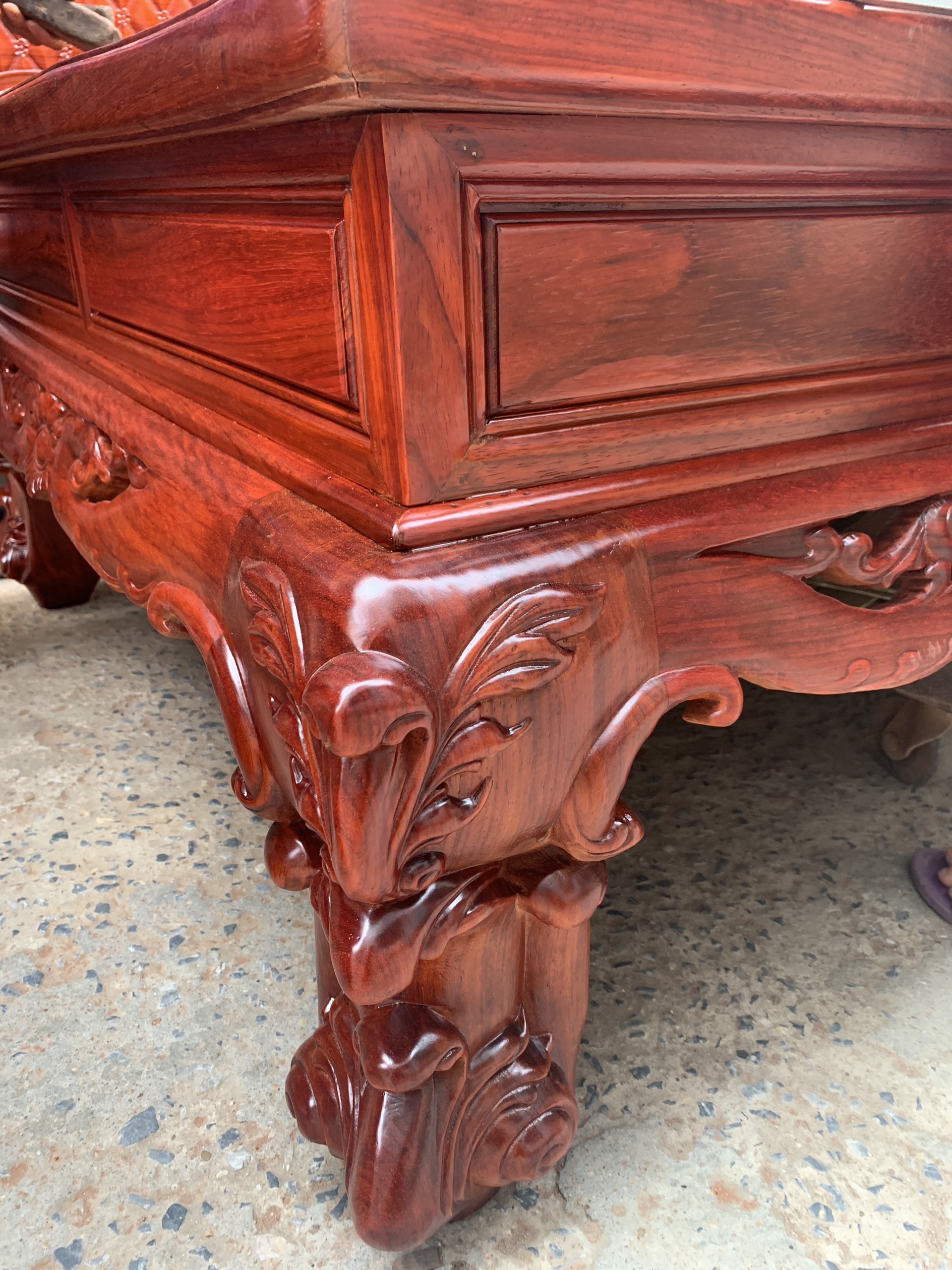 Bộ Hoàng Gia 6 món chất liệu gỗ Hương đỏ nhập khẩu 16