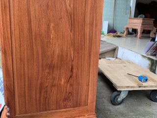 Kệ để TiVi Cột Nho Con Sóc Gỗ Hương 15