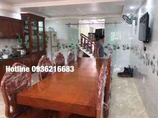 Bàn ăn nguyên khối gỗ Gõ đỏ xẻ từ cây (A Hải ở Hải Phòng) 9