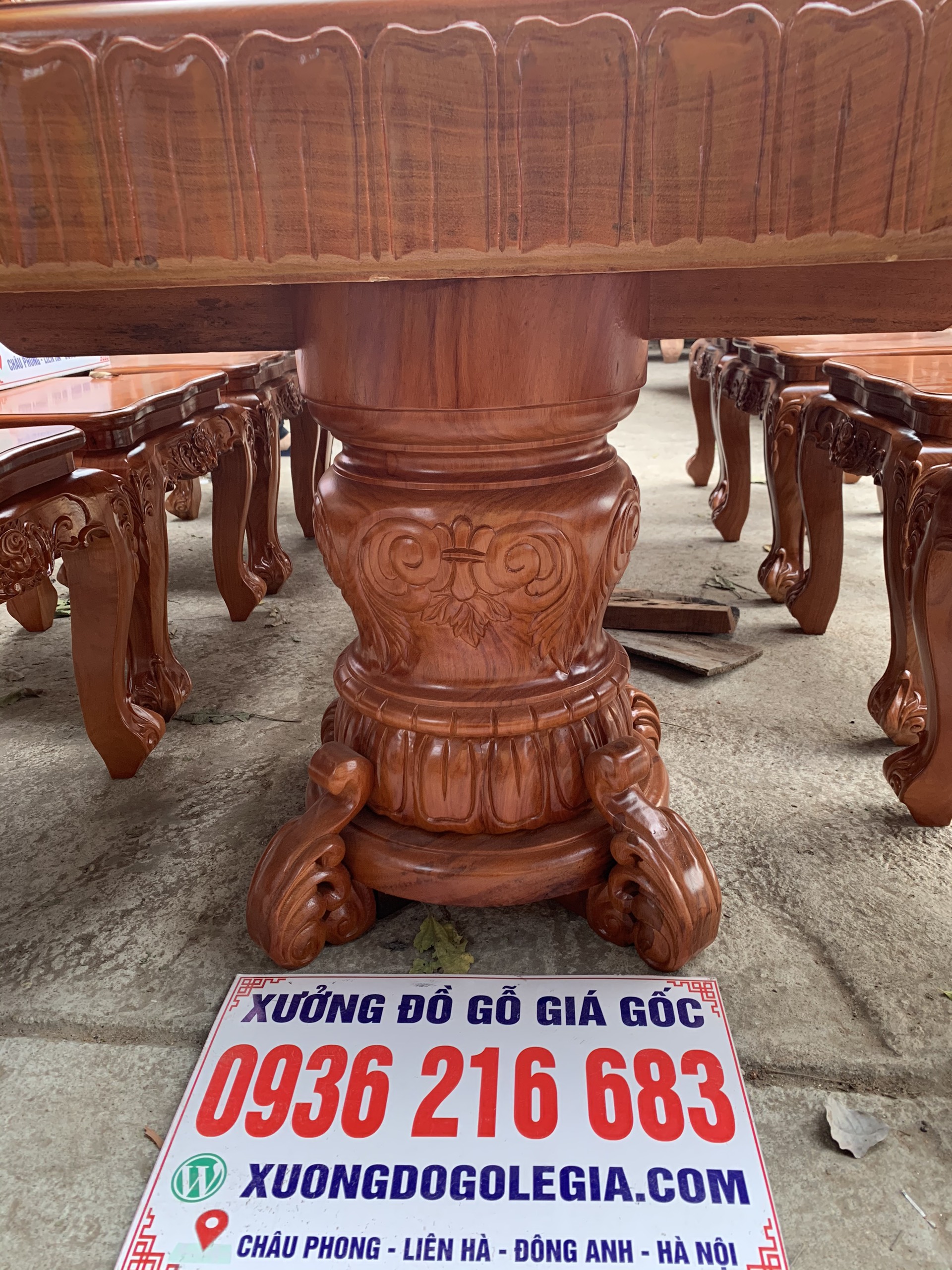 Bàn ăn nguyên khối 8 ghế Hoa Hồng đục 2 mặt gỗ gõ đỏ 24