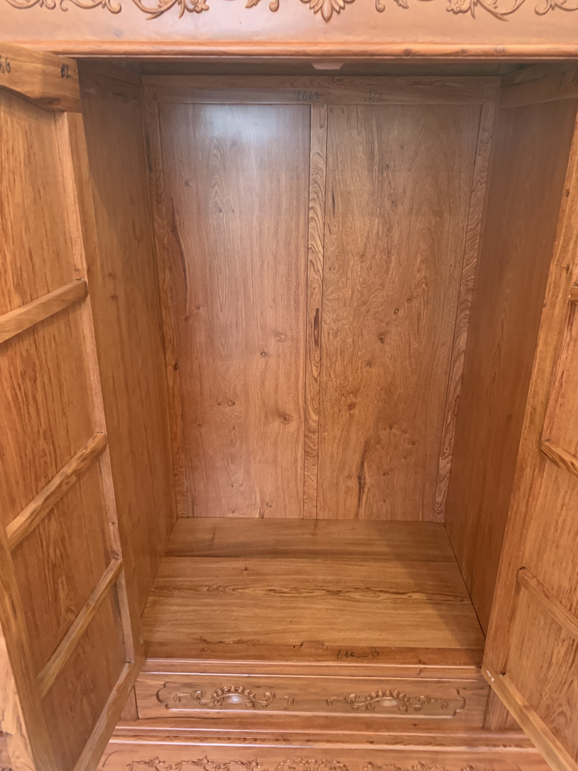 Tủ Áo 4 cánh 3 buồng gỗ Hương đá ( Chú Phúc Nghệ An) 14