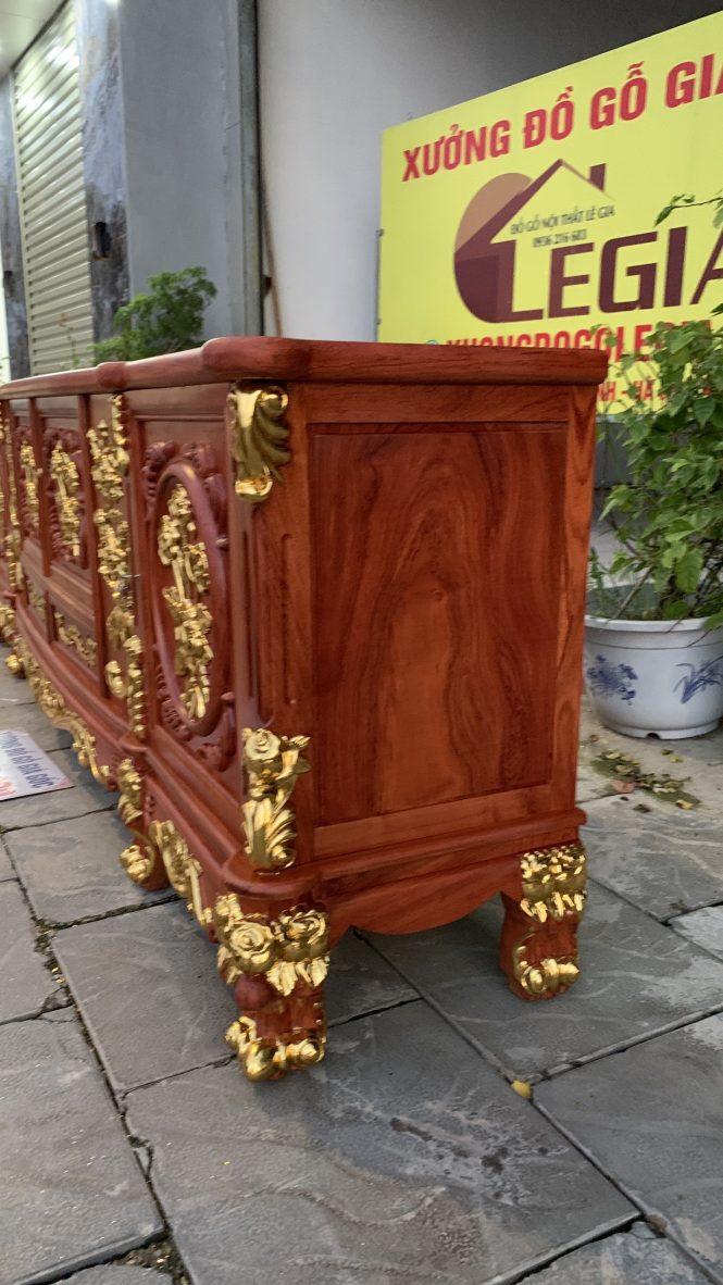 Kệ TiVi dát vàng mẫu Hoa Hồng gỗ Hương (A Mạnh - Lào Cai) Kệ TiVi dát vàng mẫu Hoa Hồng gỗ Hương (A Mạnh - Lào Cai) 23