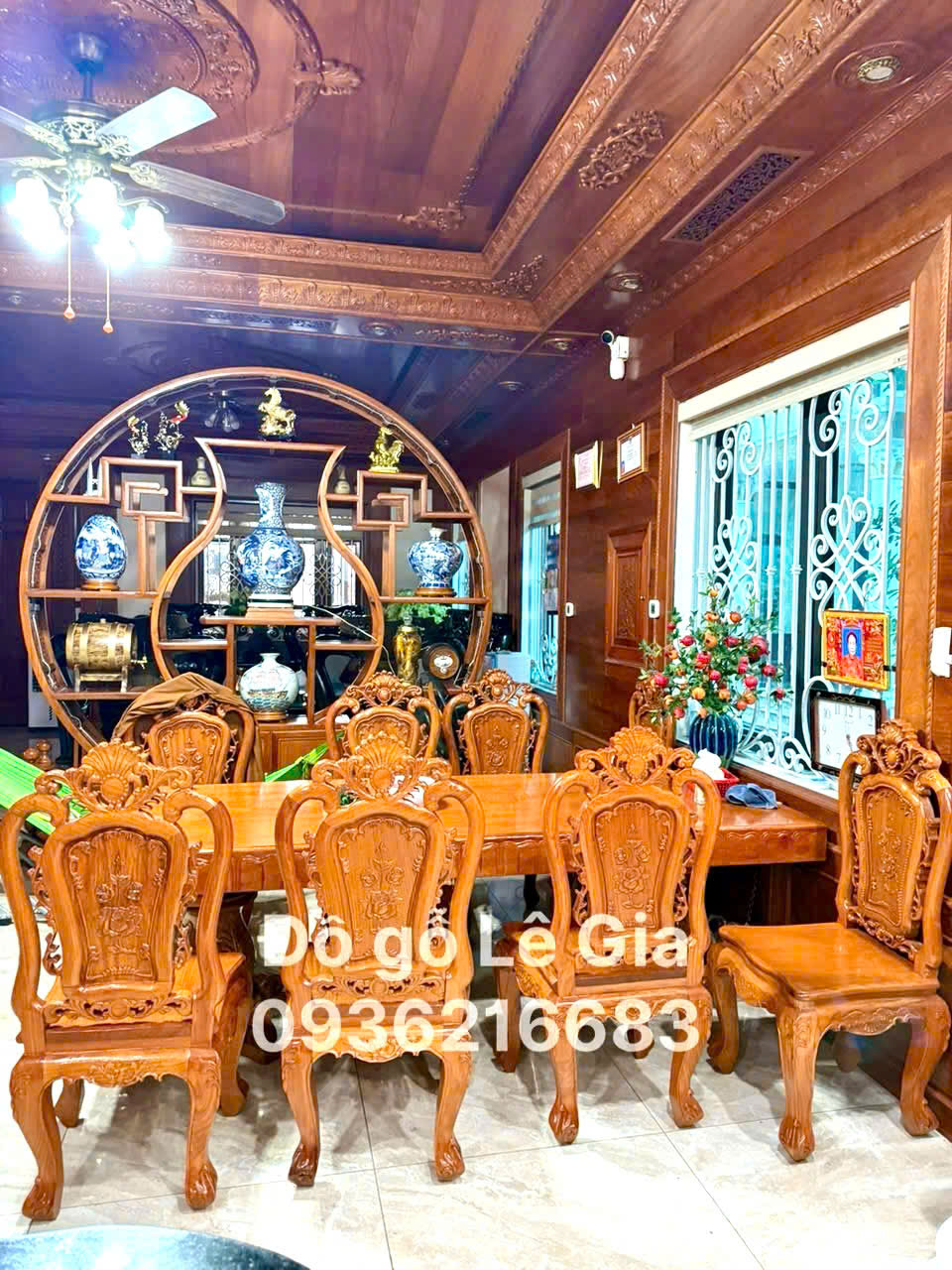 BỘ BÀN GHẾ ĂN NGUYÊN KHỐI GỖ GÕ ĐỎ BỘ BÀN GHẾ ĂN NGUYÊN KHỐI GỖ GÕ ĐỎ – ĐỈNH CAO NỘI THẤT CỔ ĐIỂN SANG TRỌNG